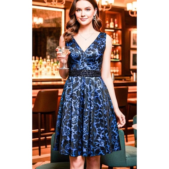 Carmen Marc Valvo Blue Jacquard Fit & Flare V-Neck Beaded Cocktail Dress Size 2 Carmen Marc Valvo Blue Jacquard Fit & Flare V-Neck Beaded Cocktail Dress Size 2